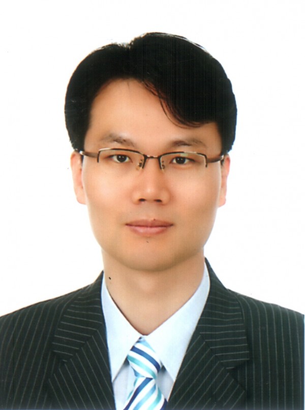 손경식 원장님 사진(증명사진).jpg